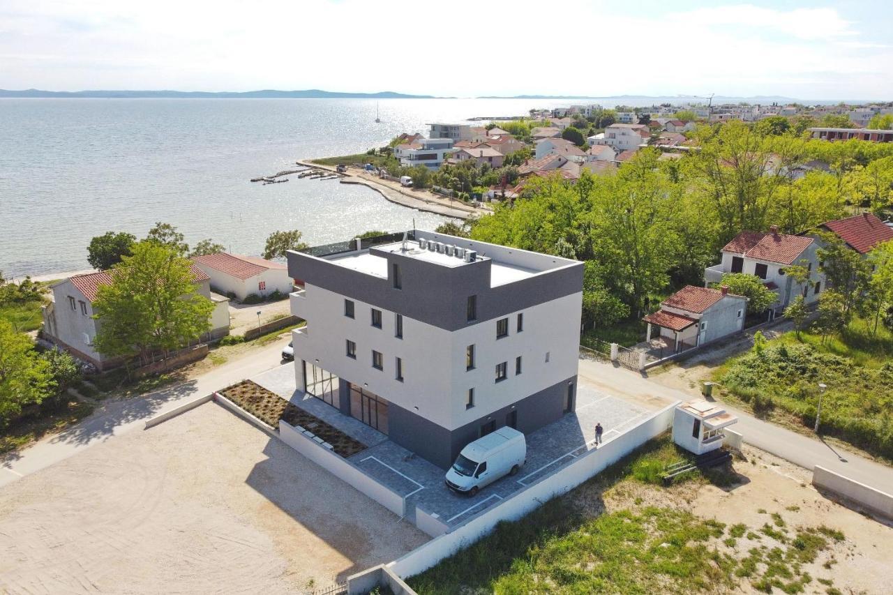 Apartments Bonaca With Jacuzzi Привлака Экстерьер фото